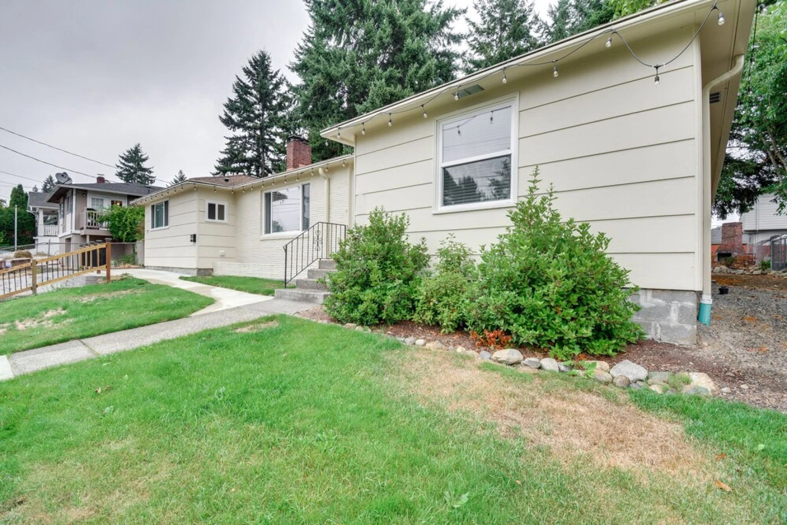 Tacoma Vacation Rental w/ Outdoor Fireplace