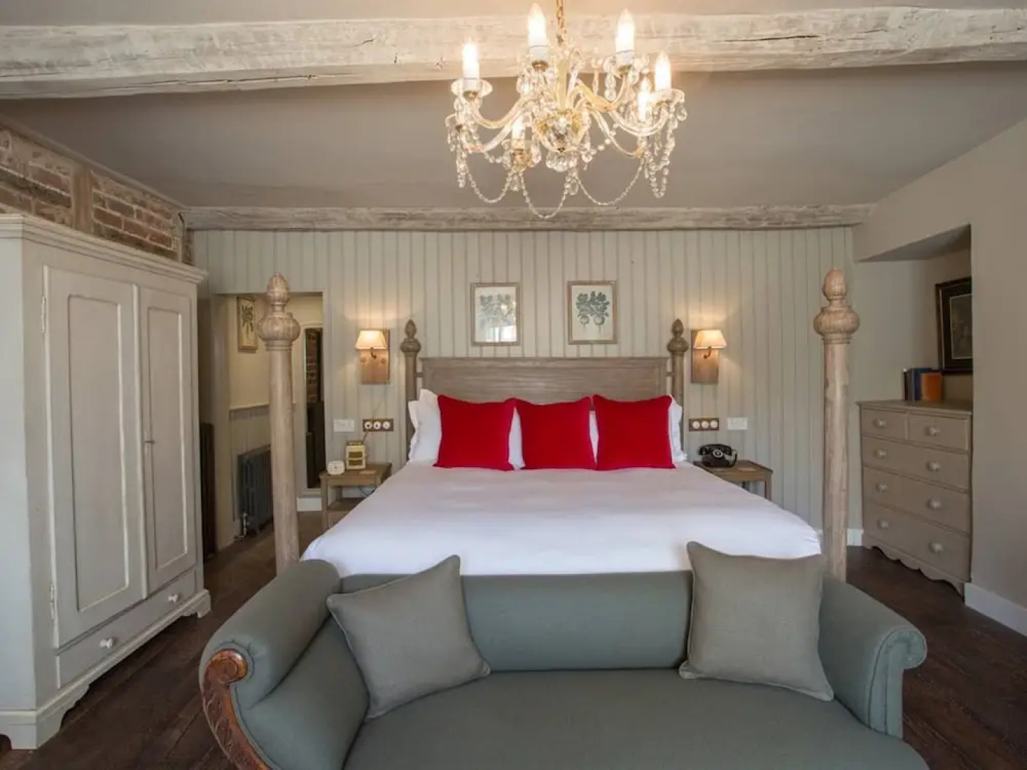 THE PIG at Combe - Devon