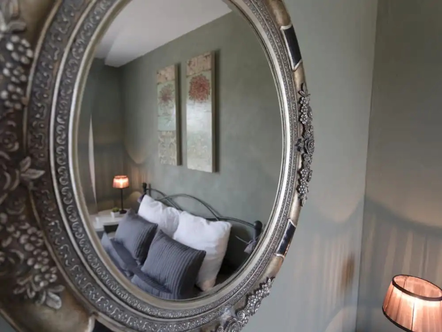 Spacious Villa With Private Swimming Pool and Jacuzzi