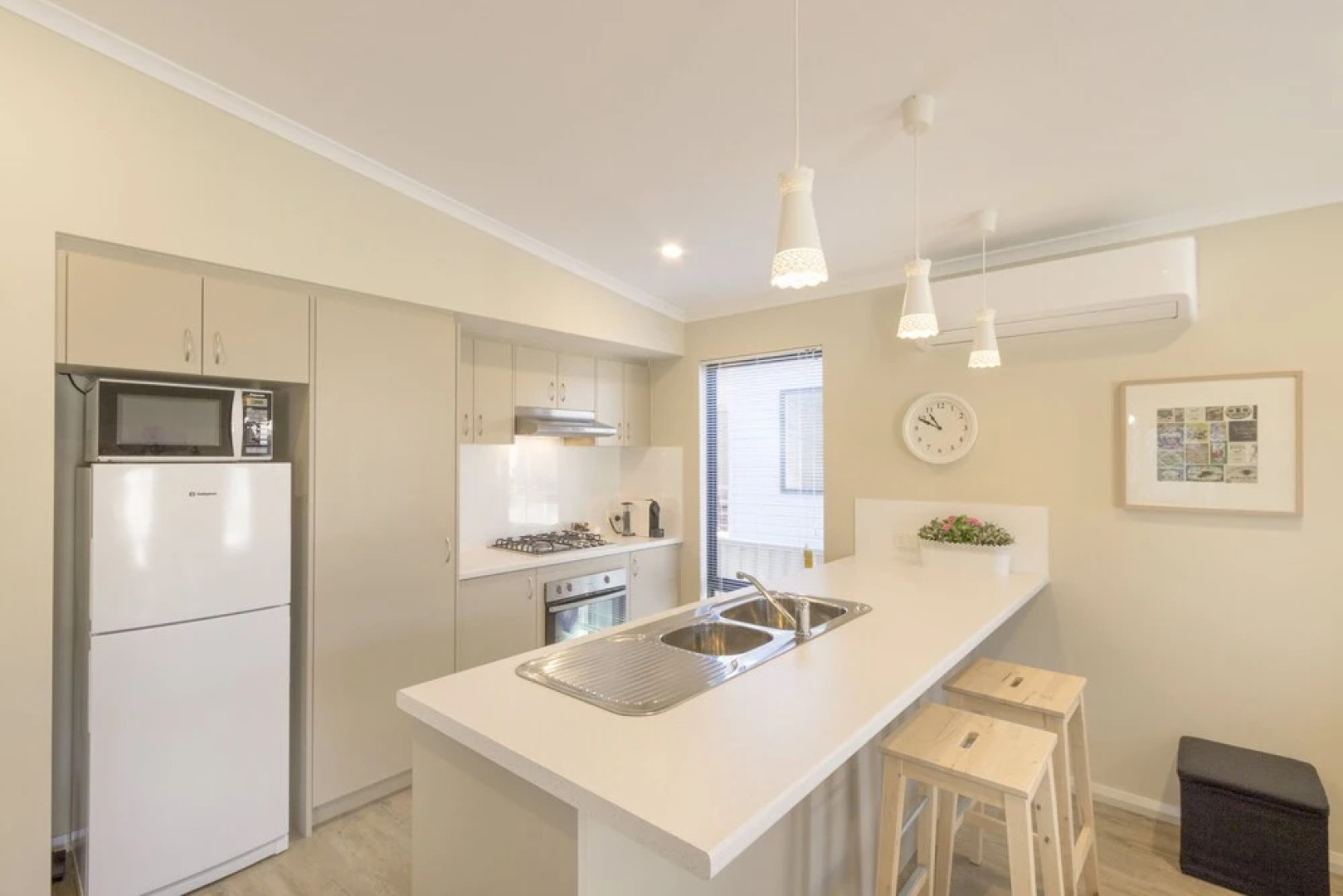 Serpentine Falls Park Home & Tourist Village