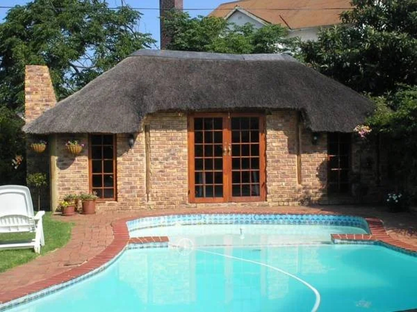 Avon Road Guest House & Tours