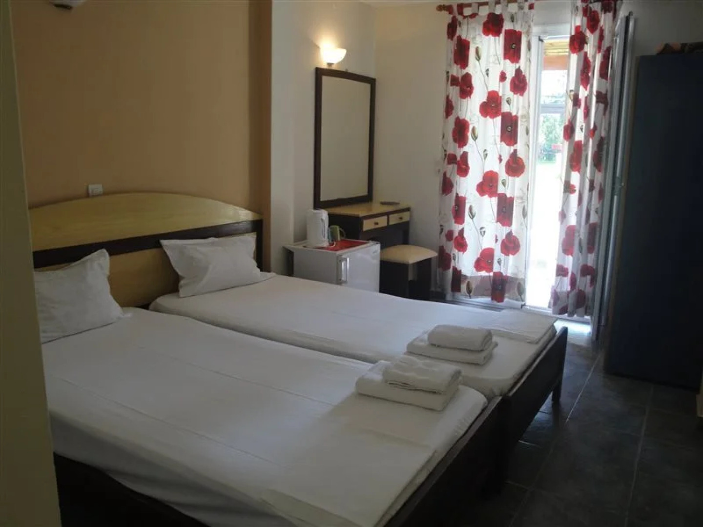 Tellis Holiday Rooms