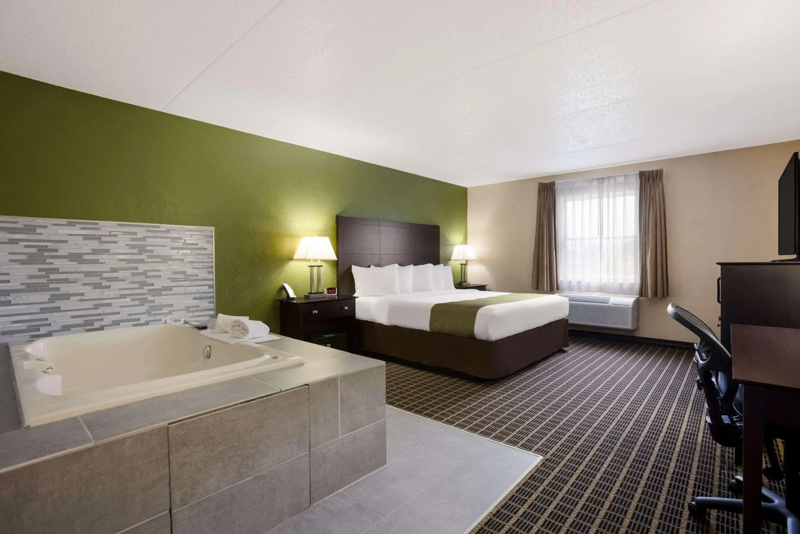 Quality Inn & Suites Big Rapids near University