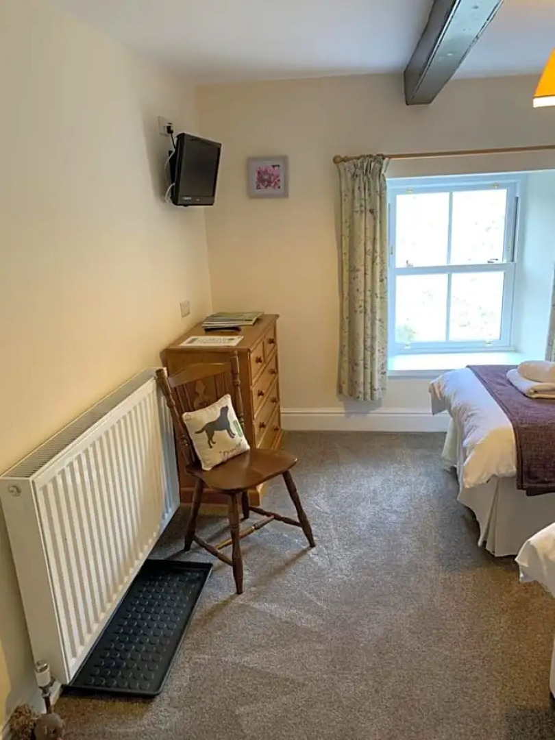 Fox and hounds starbotton