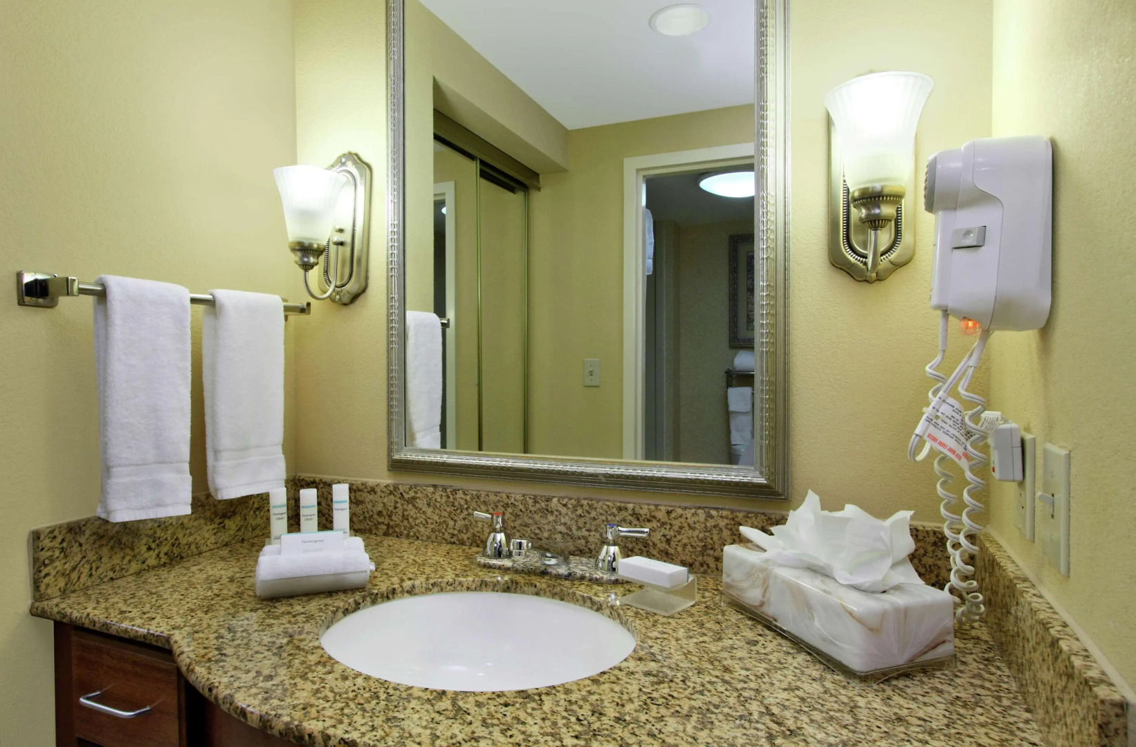Homewood Suites by Hilton Chesapeake-Greenbrier