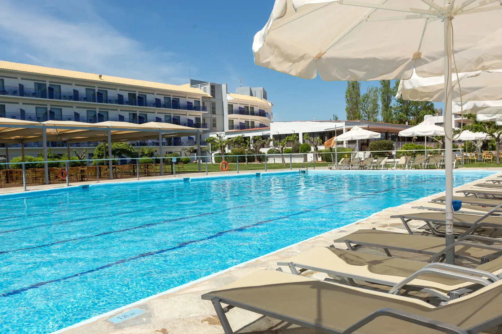 Golden Coast Hotel & Bungalows - All Inclusive