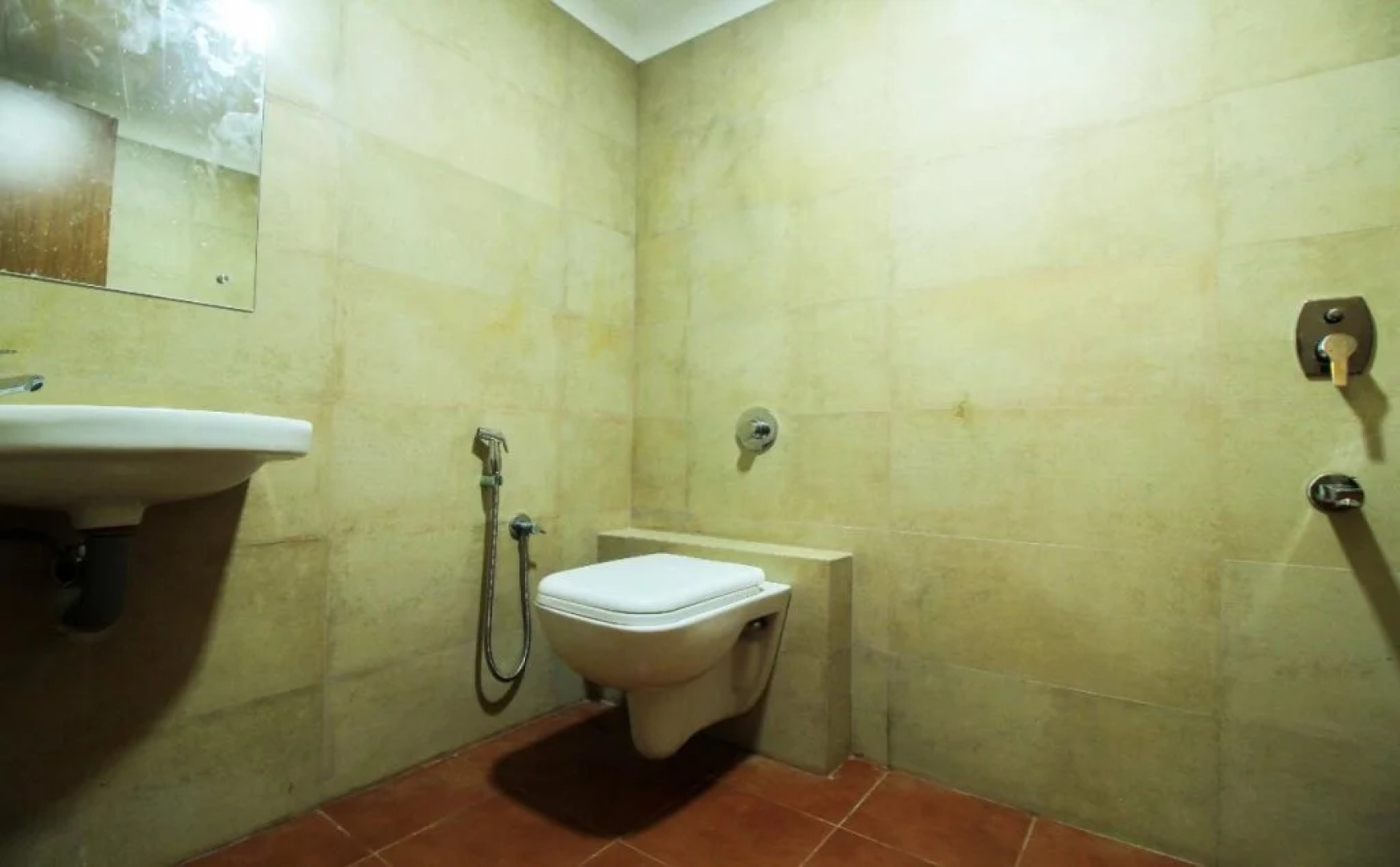 Varcity Bay By OYO Rooms