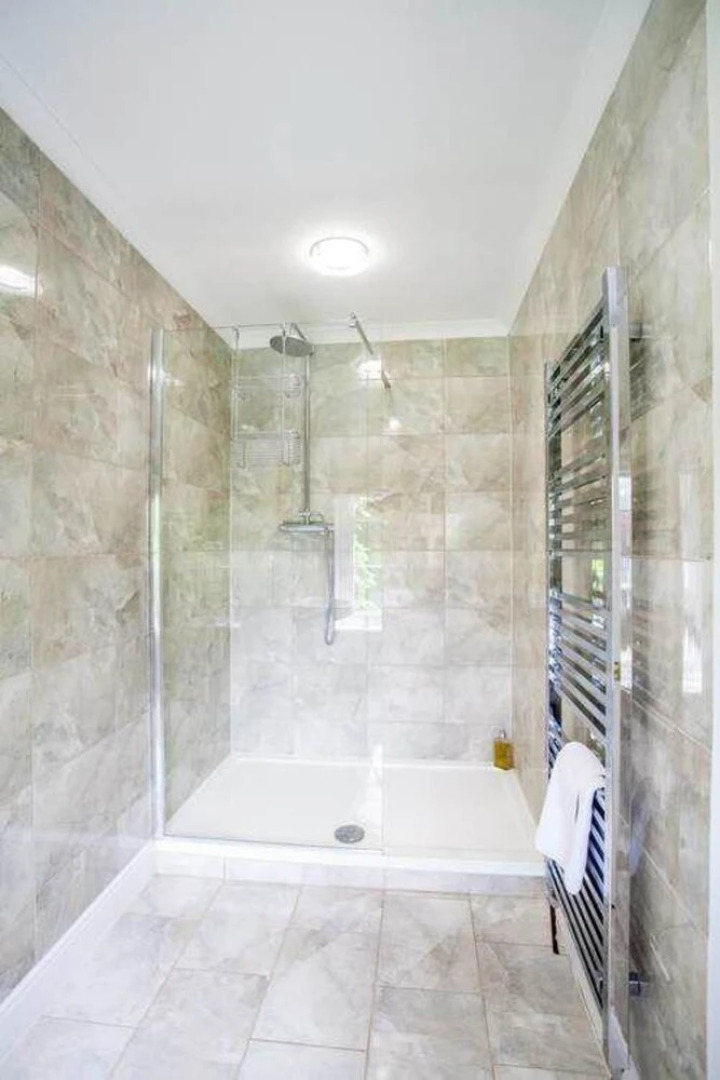 Secluded country house gem with swimming pool & tennis court