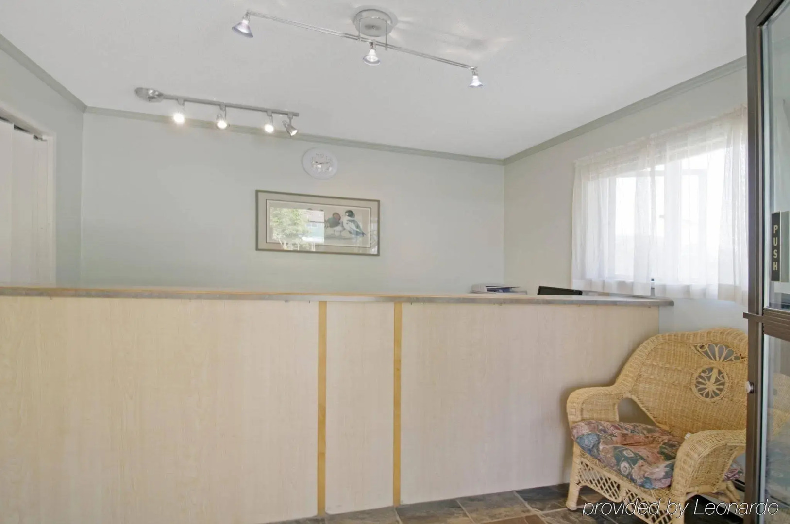 Canadas Best Value Desert Inn & Suites Cache Creek