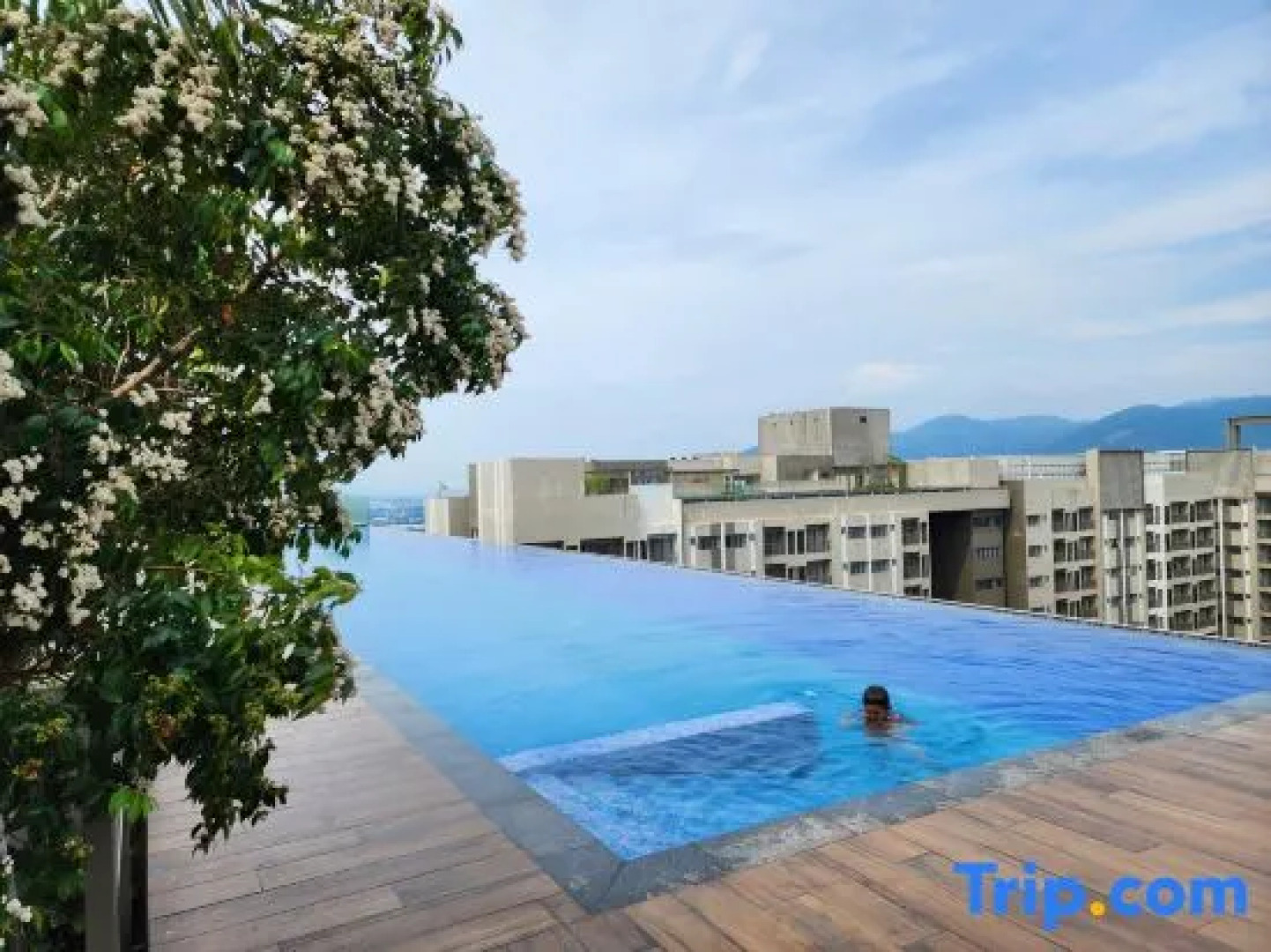 Nilai Vision City 4+1 PAX Akasia Suite