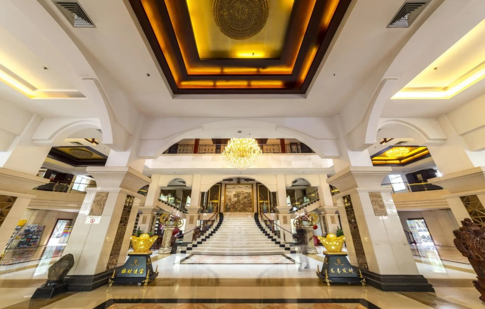 Yangshuo New West Street International Hotel