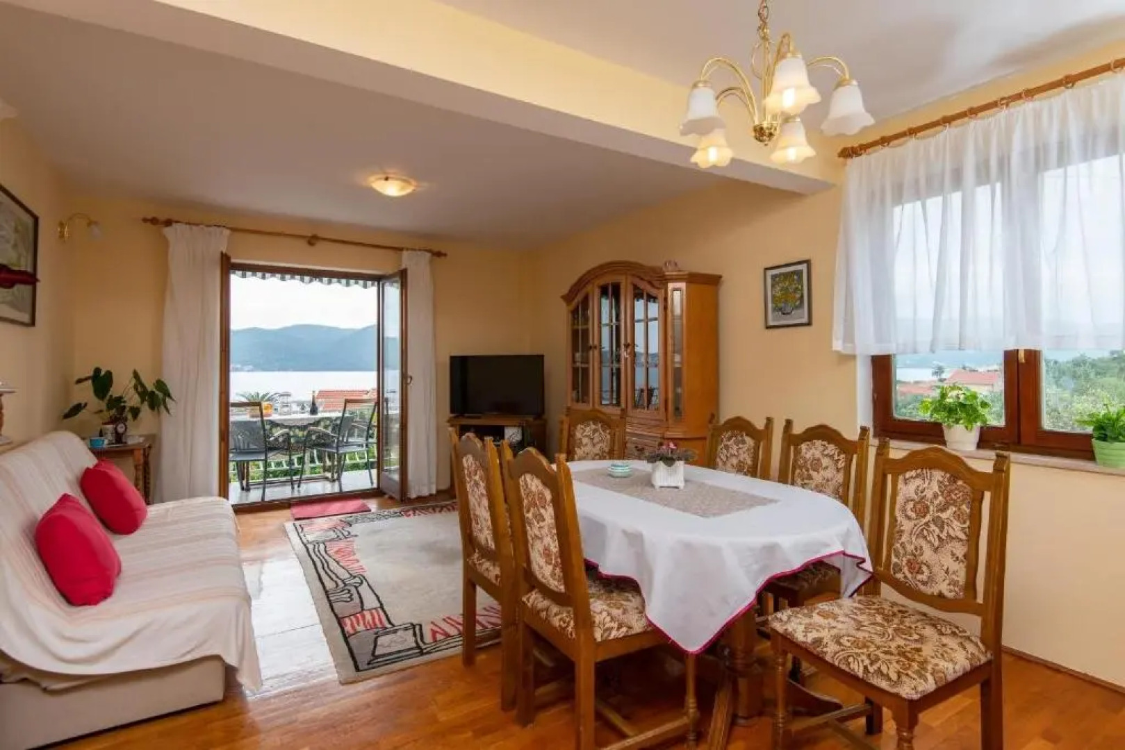 Apartments Sugor-70m from sea