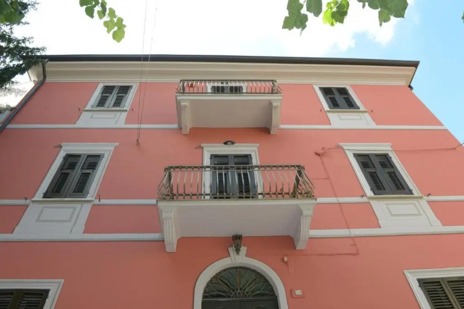 Rivaro Palace