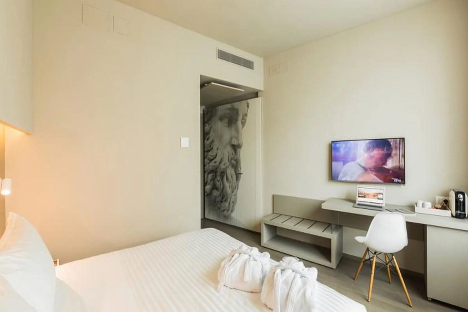 Glance Hotel In Florence