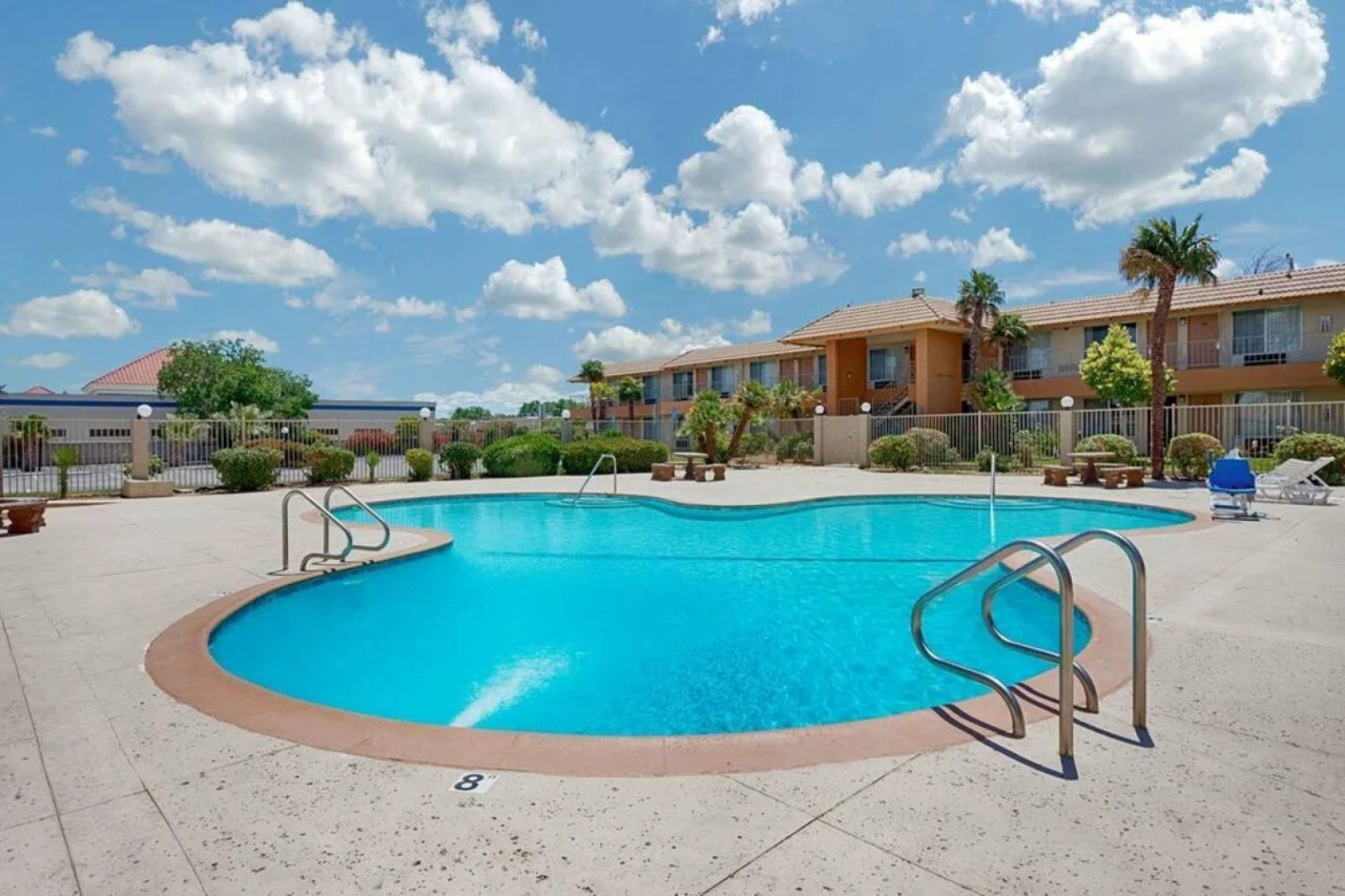 Days Inn and Suites Palmdale