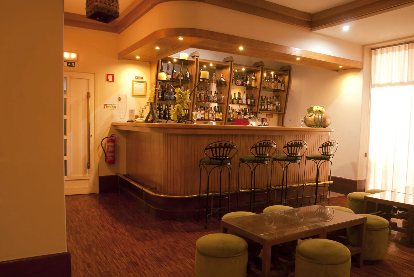 Hotel Rainha D. Amelia, Arts & Leisure