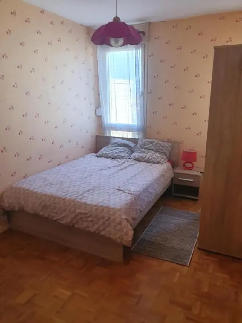 Dans grand appart de 113m2 proche Paris