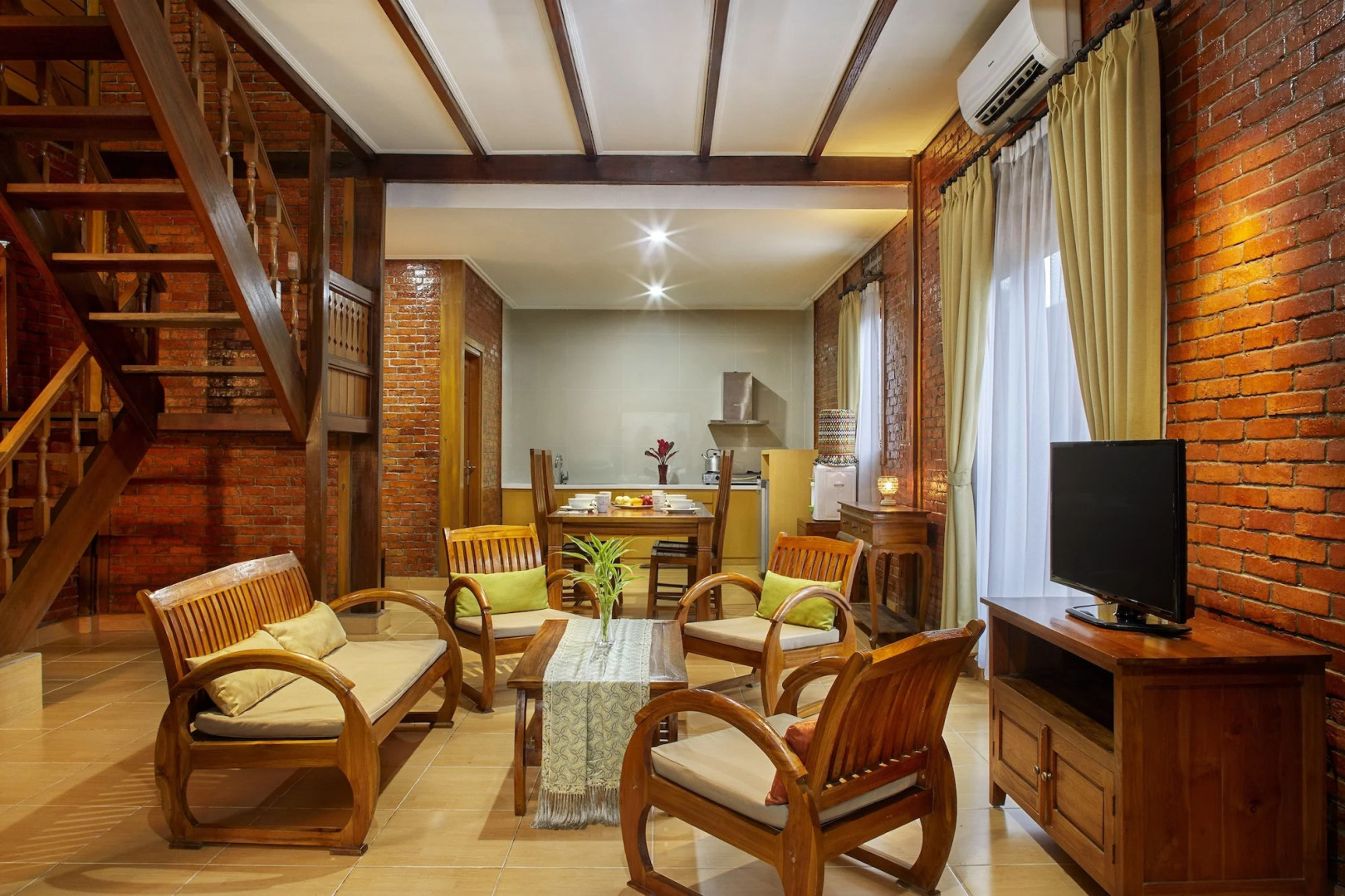 Jambuluwuk Convention Hall & Resort Puncak