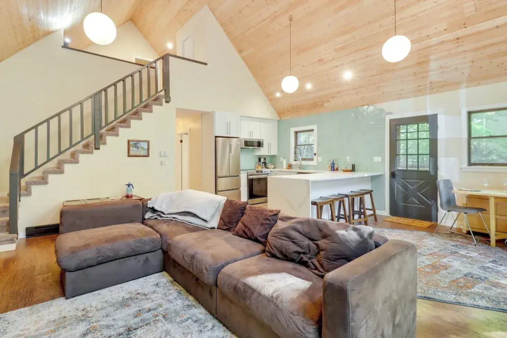 Community Beach Access: Modern Poconos Cabin!