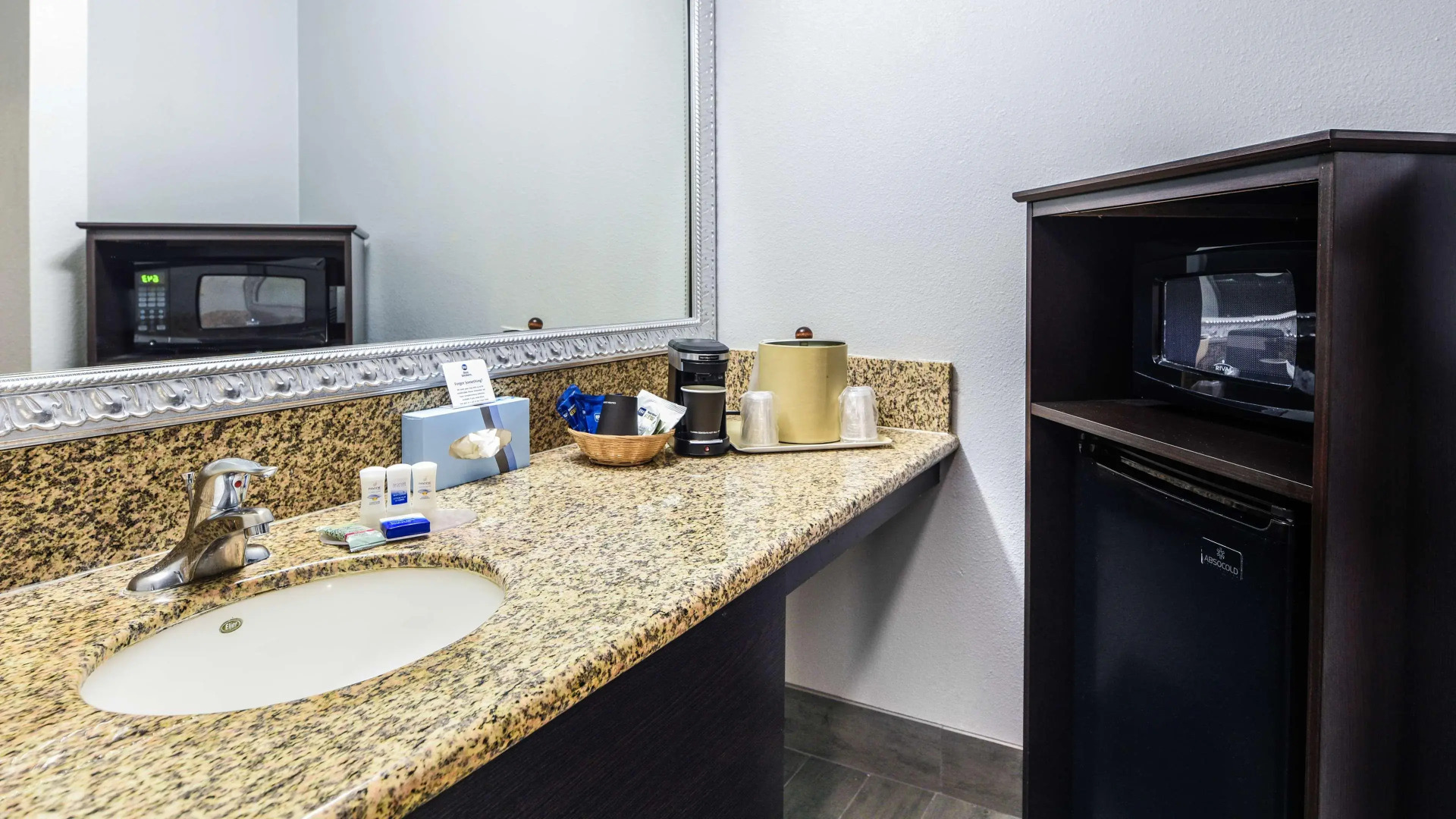 Best Western Desert Villa Inn