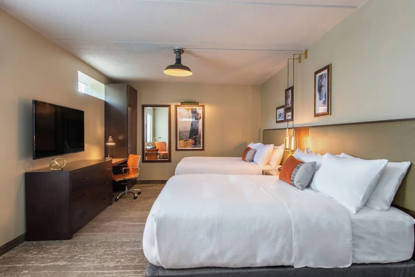 Hotel Saranac, Curio Collection by Hilton