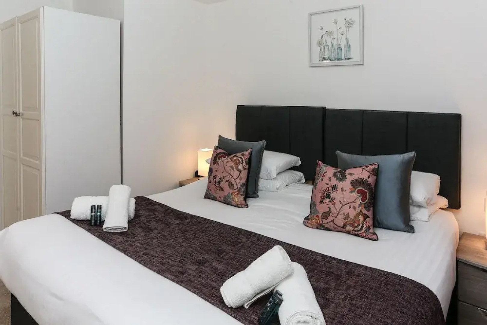 Strawberry Line, Flat 1