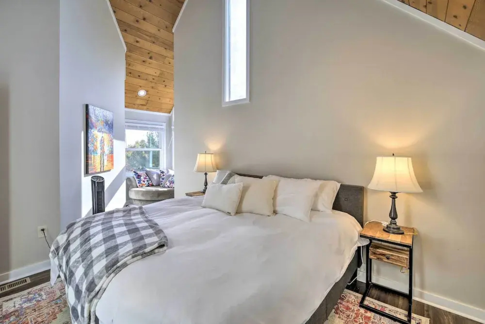 Updated Kingsport Home w/ Deck + Mtn Views!