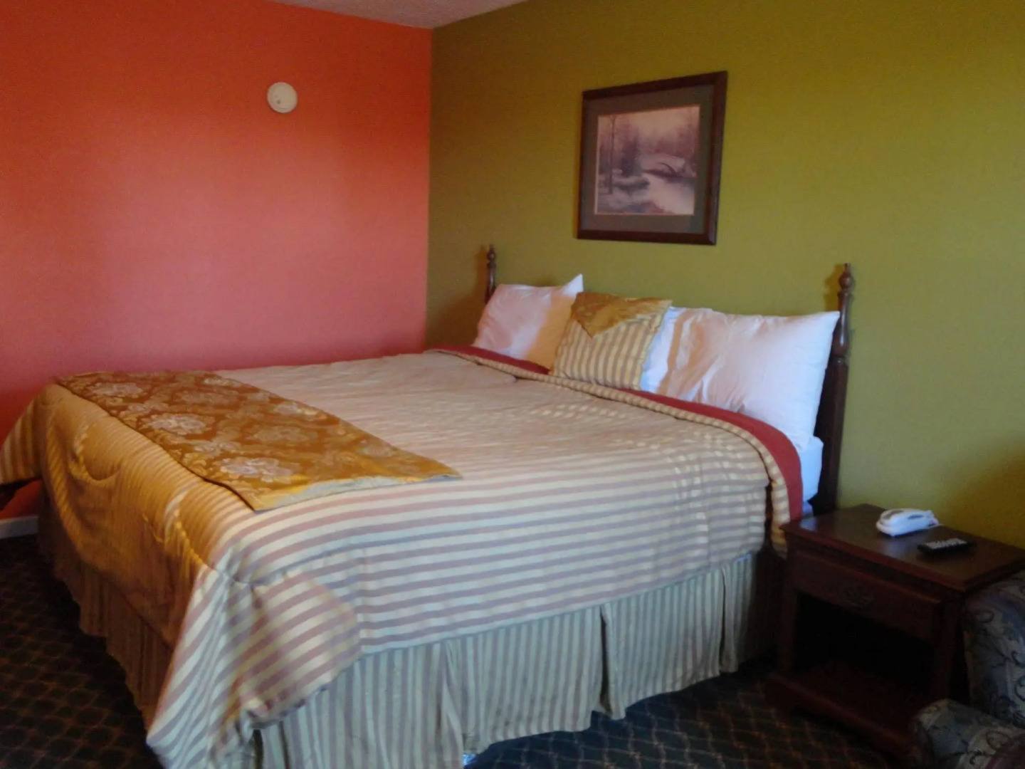 Royal Inn and Suites