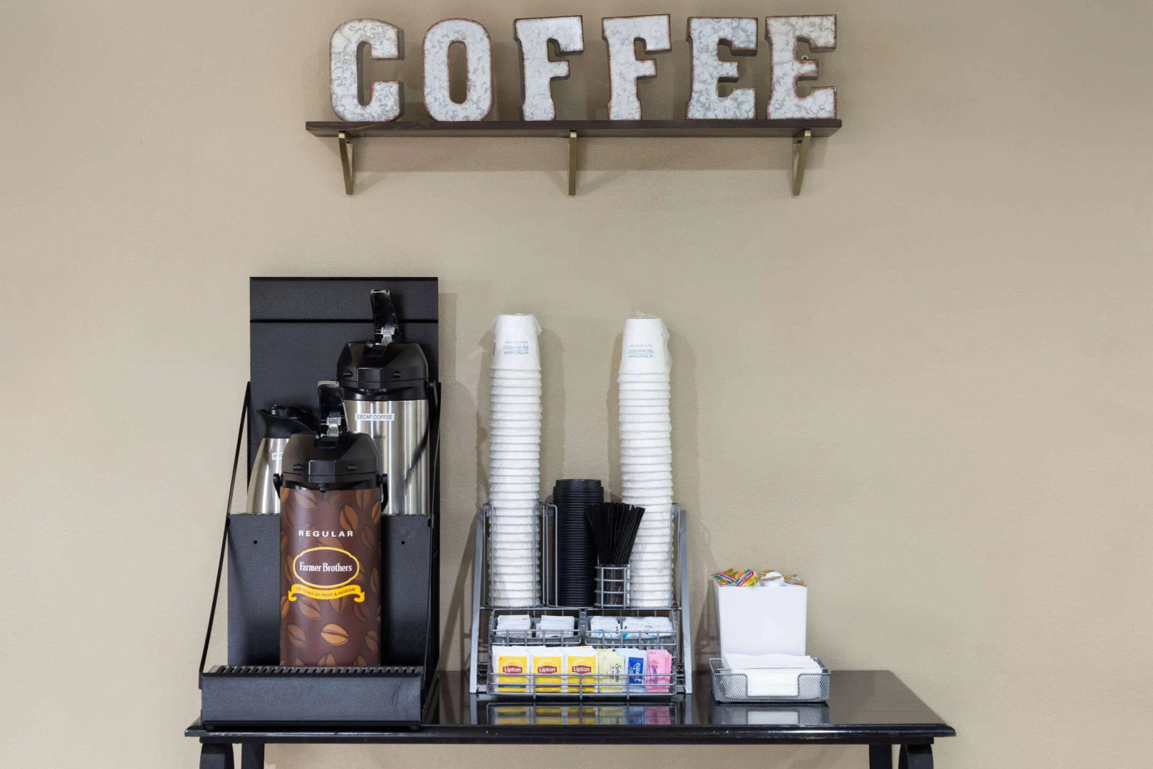 Super 8 by Wyndham St. Clairsville OH/Wheeling WV Area