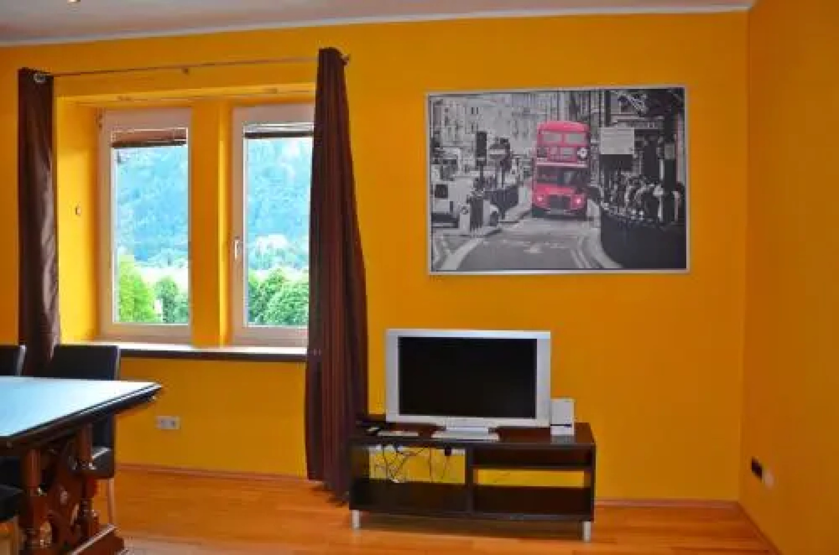 Lakeview Apartment