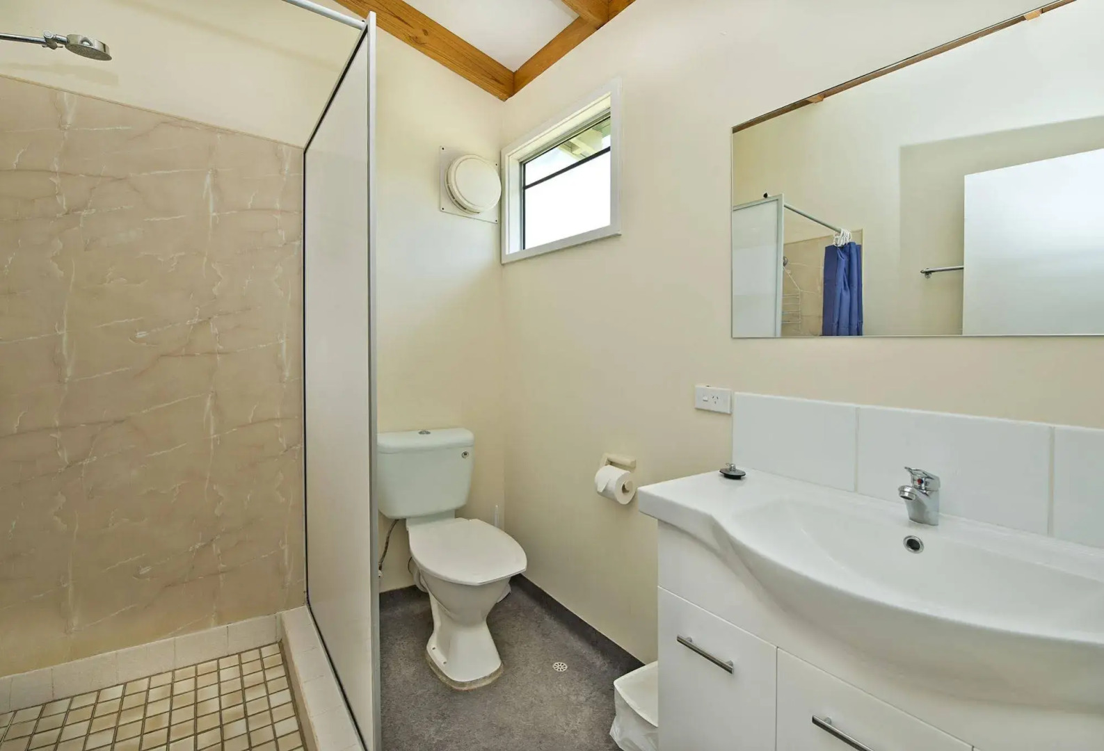 Acclaim Rose Gardens Beachside Holiday Park