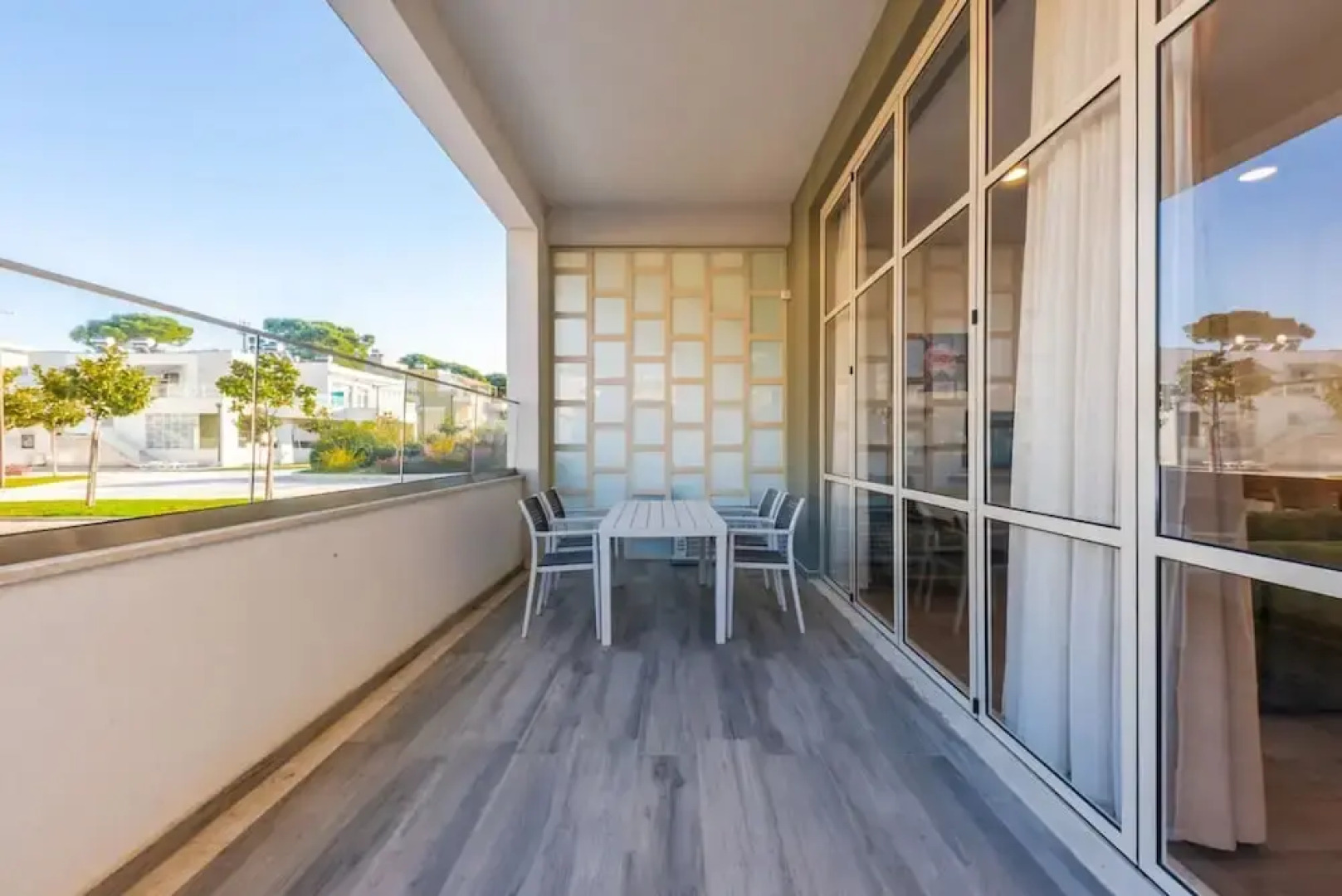 Garden View Apartment - Karafili