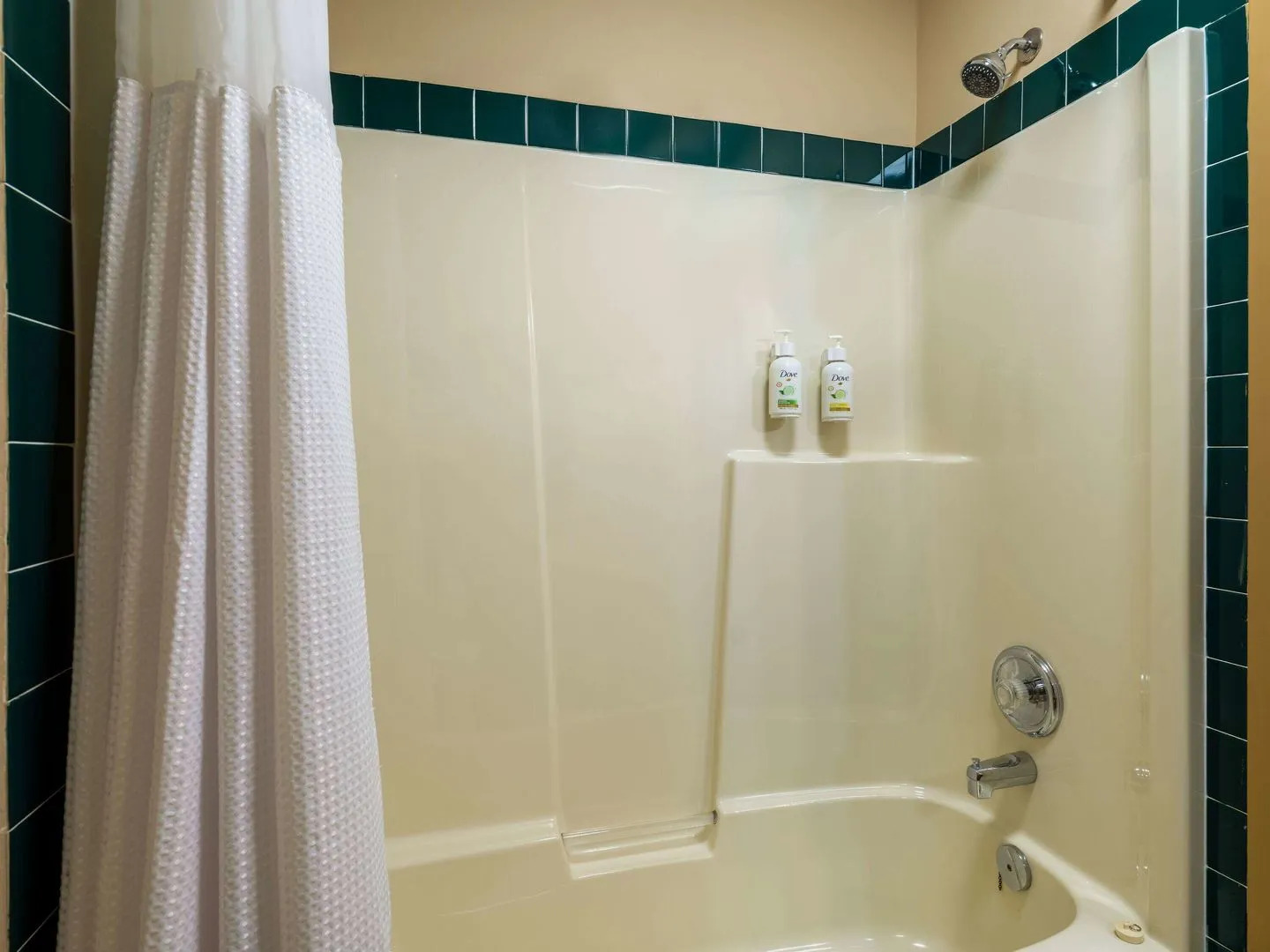 Travelodge by Wyndham Lacombe