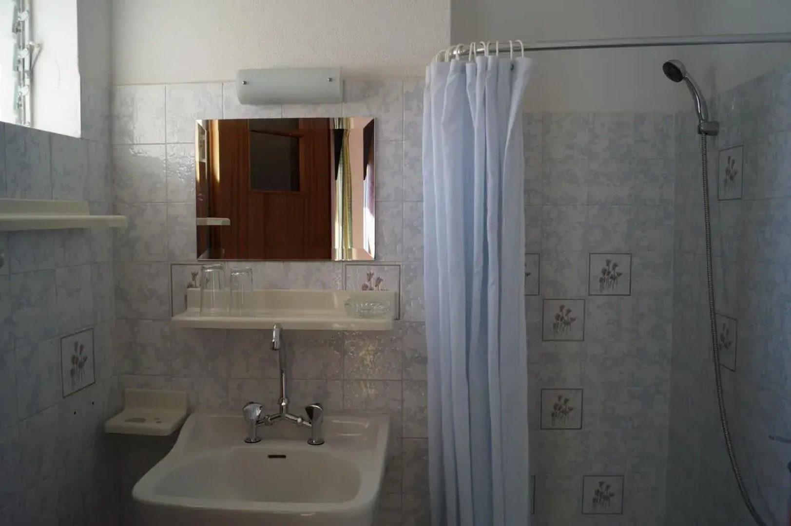 Jason Rooms & Studios