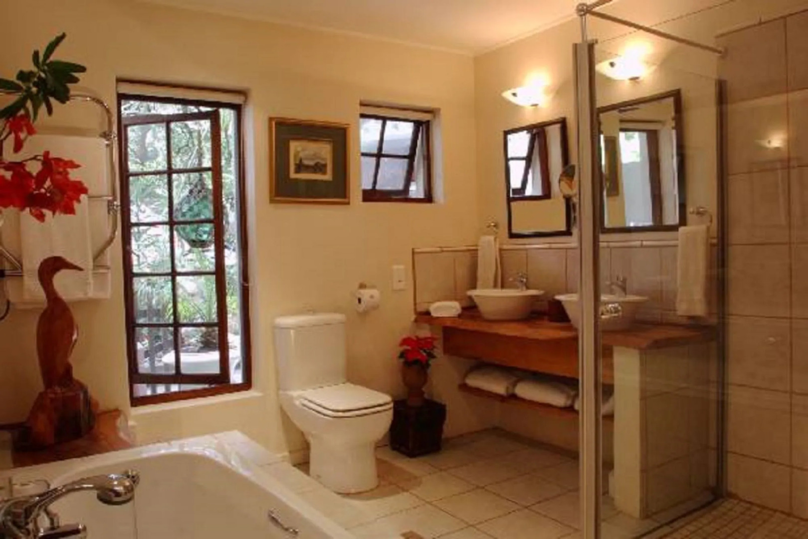 Moontide Guest Lodge