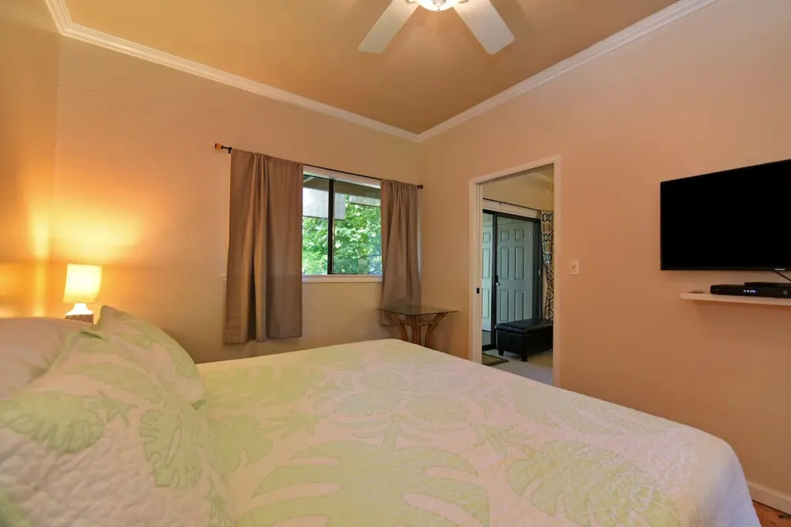 Pohailani 131 by RedAwning