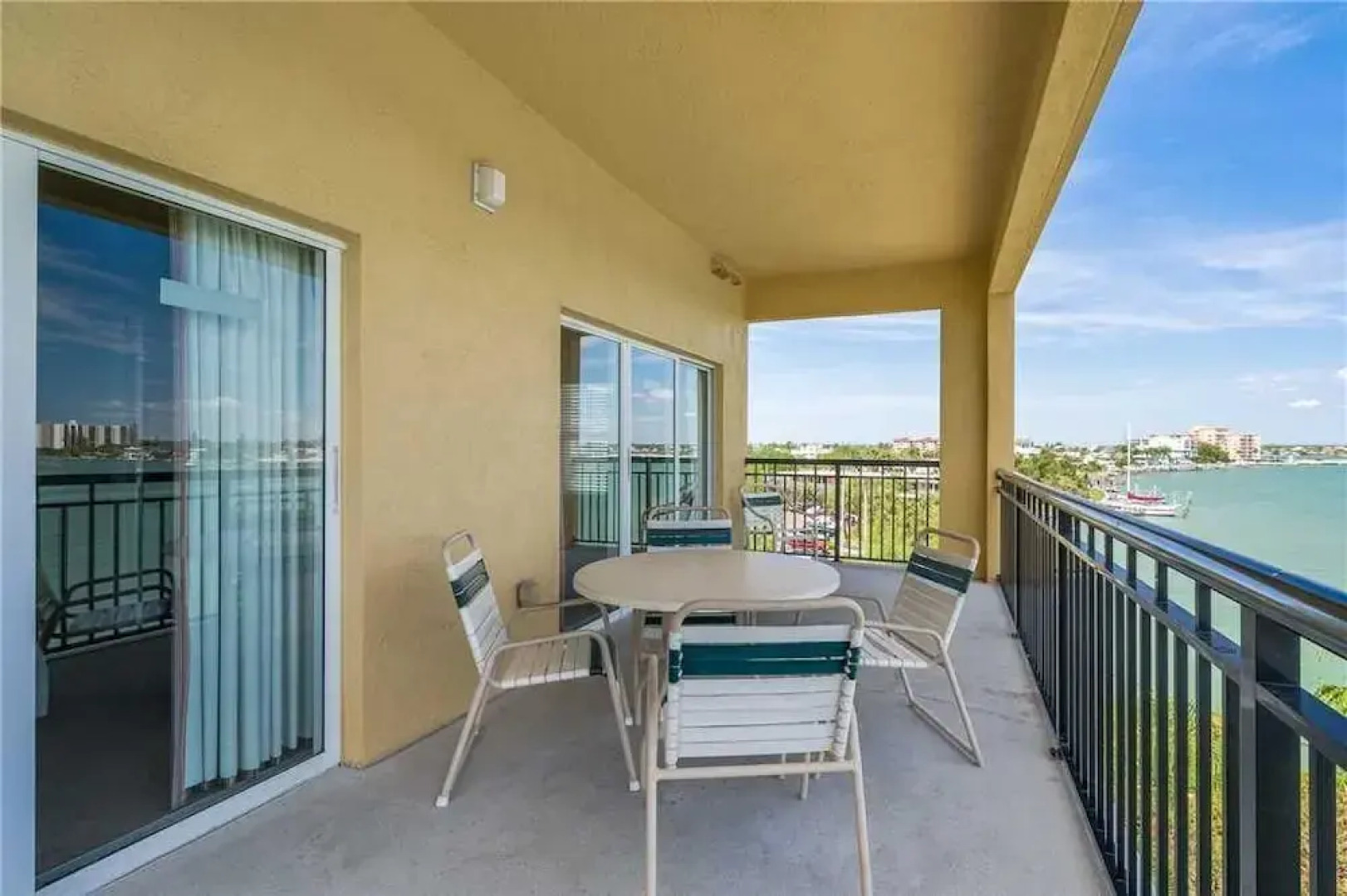 310 - Palms of Treasure Island