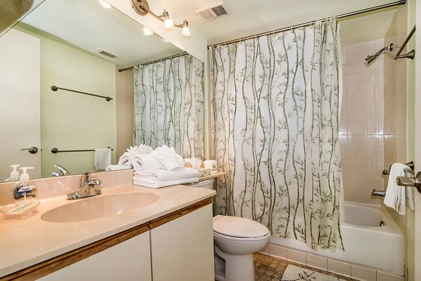 Shorewalk Condo 104 15min to Beach