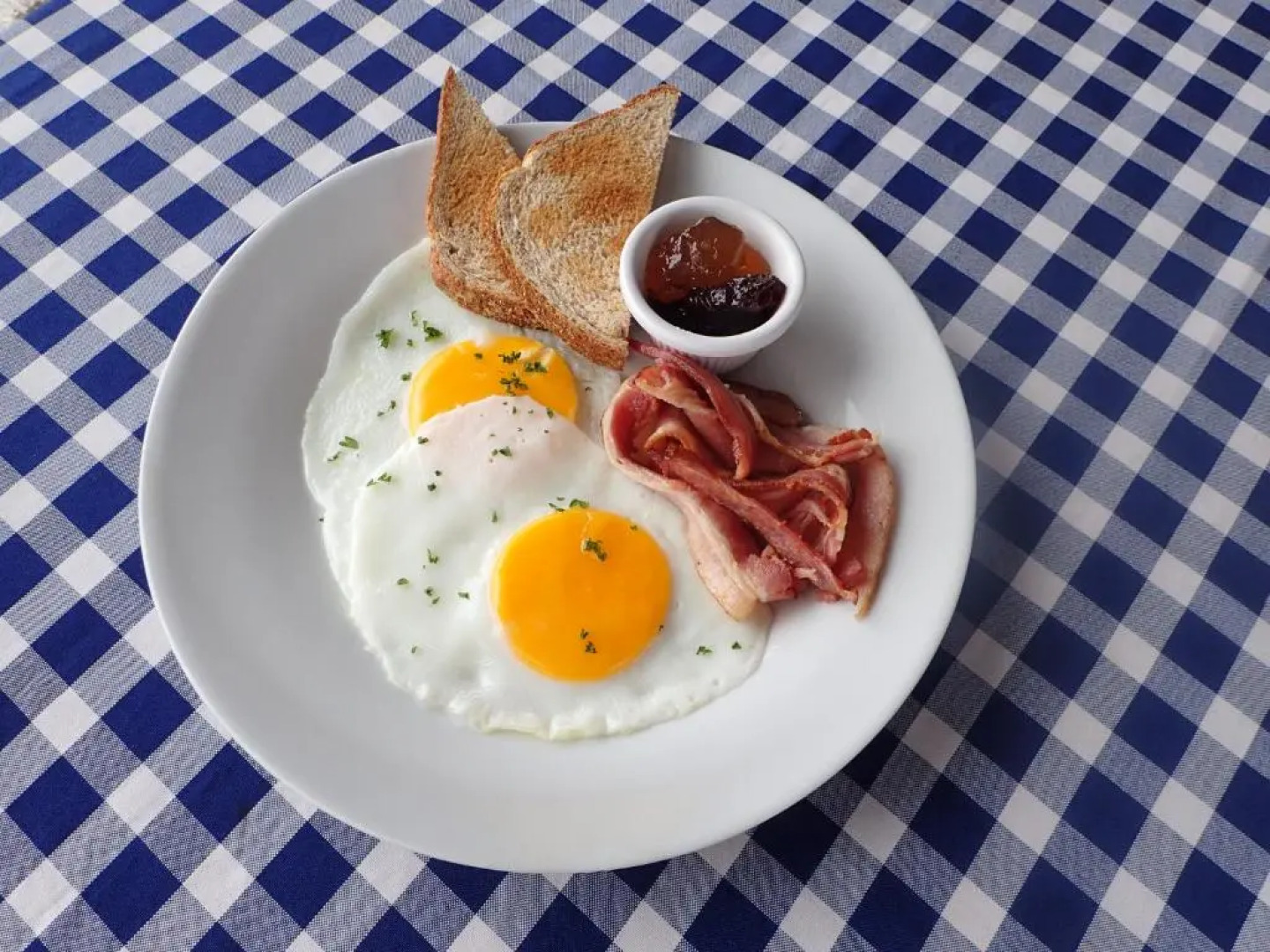 Sea Eye Hotel - Tropical Building