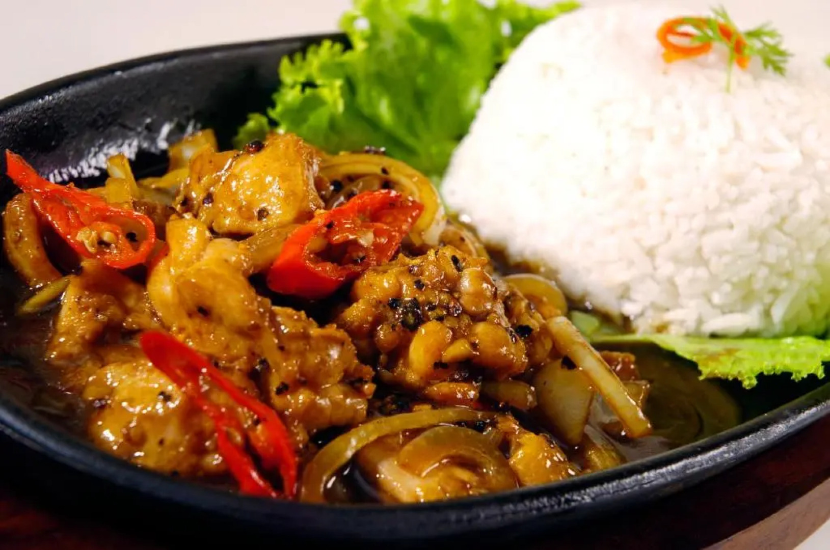 Green Tropical Village and Resort