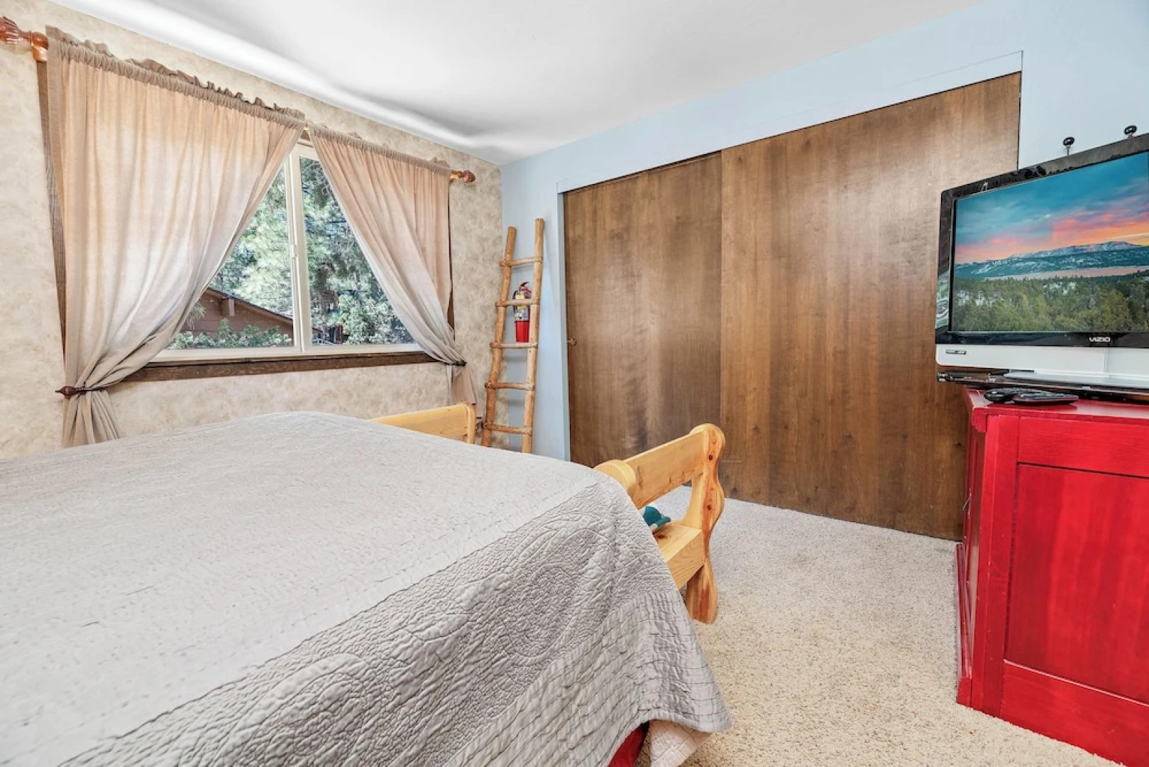 Cozy Moonlight Chalet