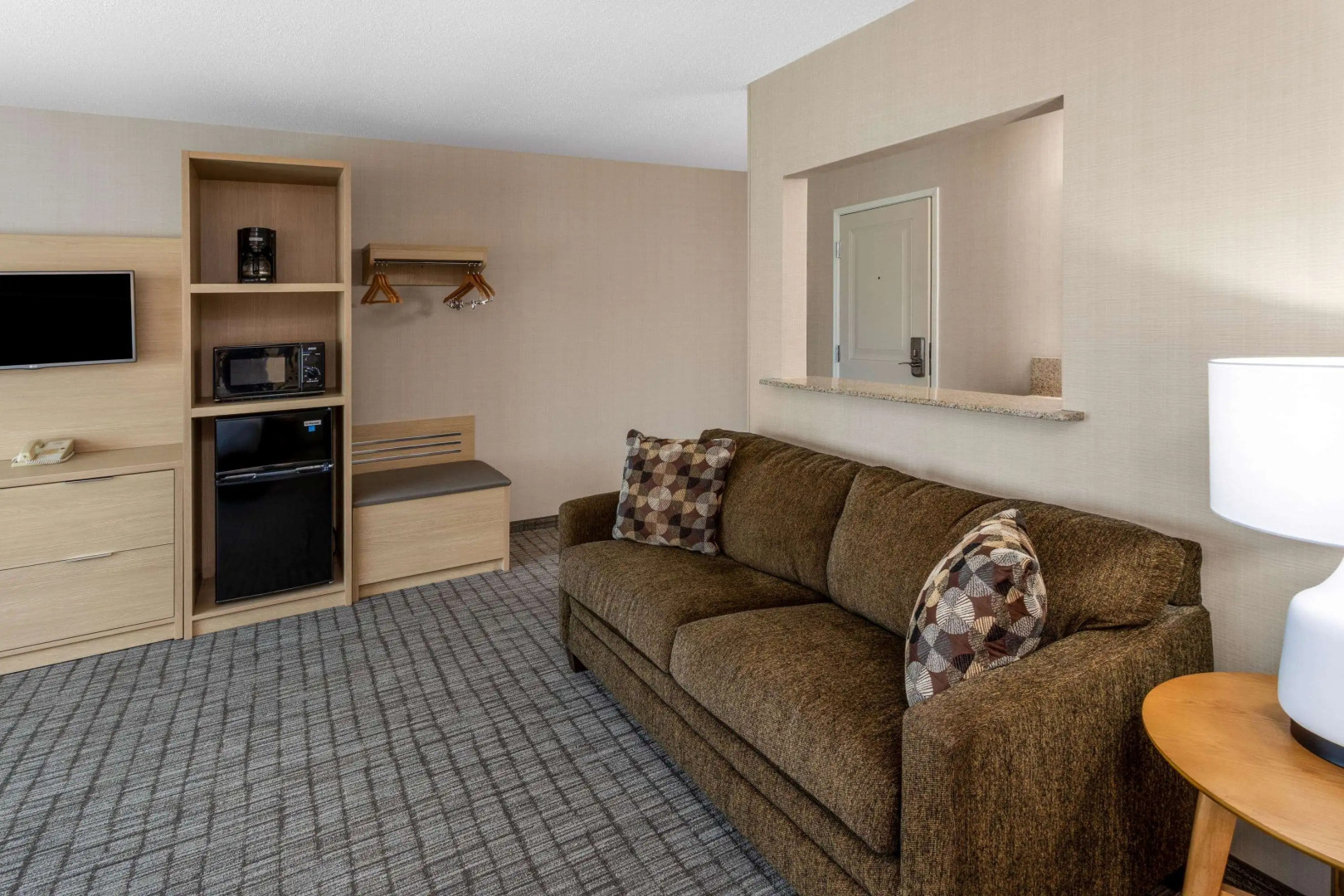 Days Inn & Suites by Wyndham Duluth by the Mall