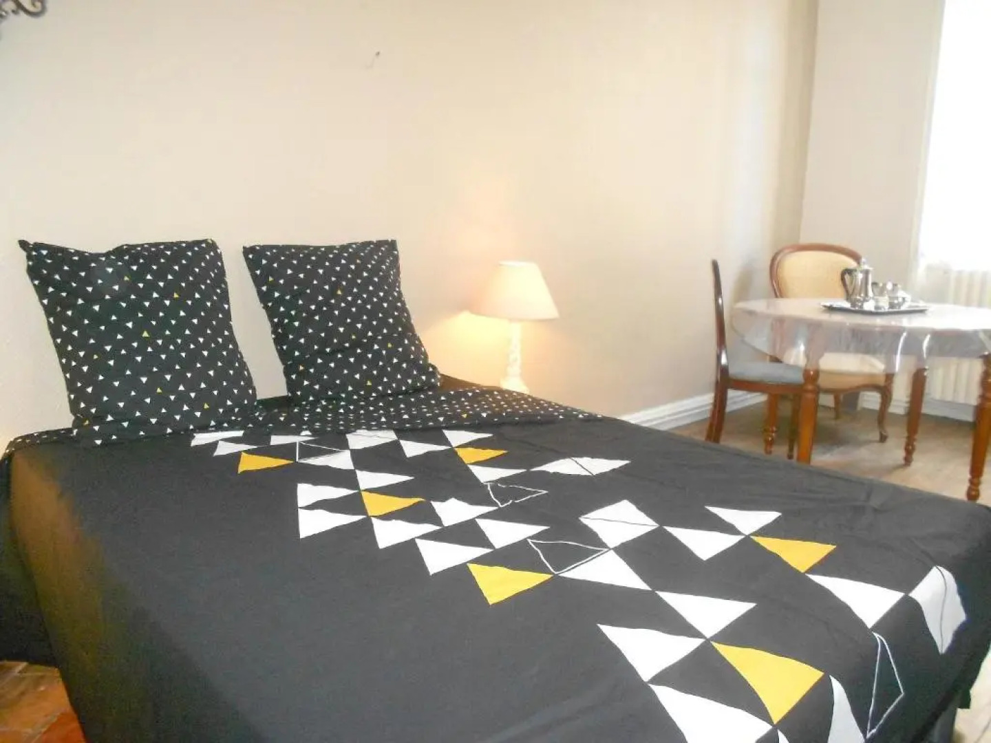 House With 3 Bedrooms in Airvault, With Enclosed Garden and Wifi