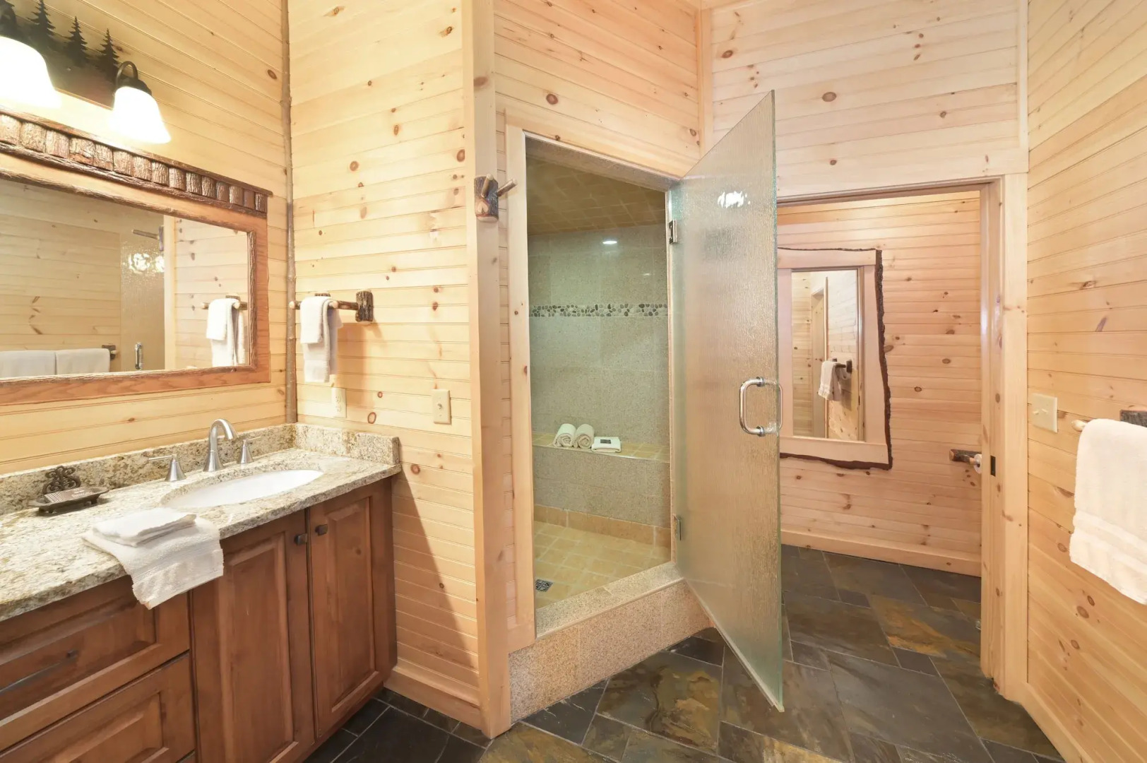 Lodges At Cresthaven