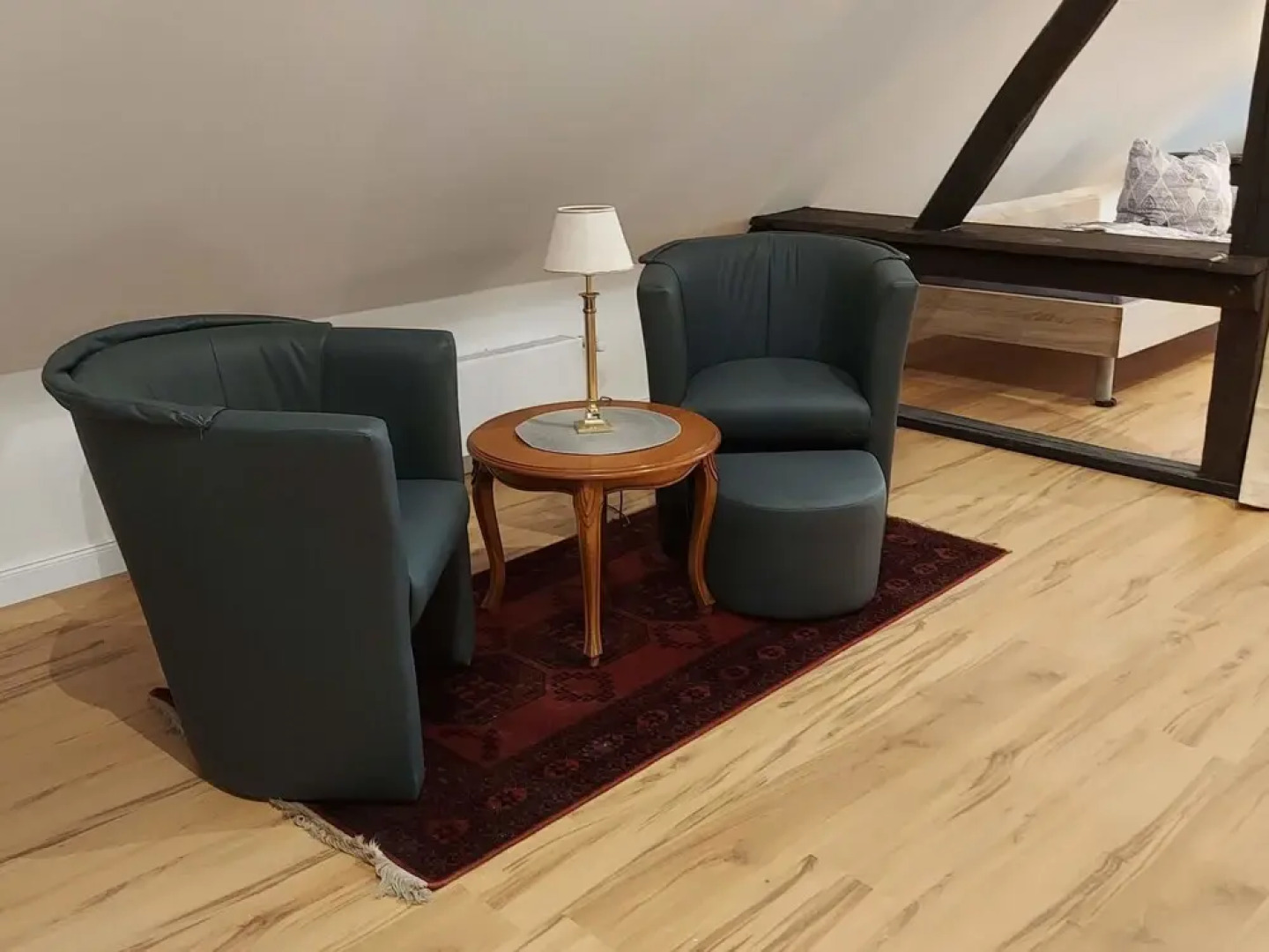 Lounge an der Kirche