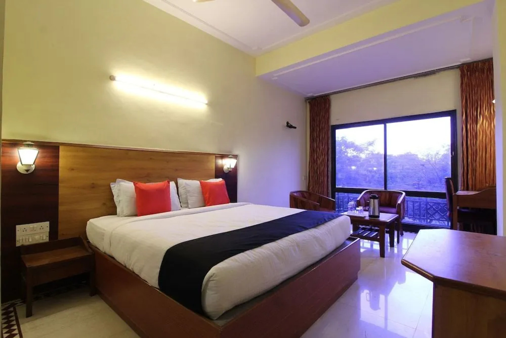 Capital O 1780 Hotel Belsons Taj Mahal