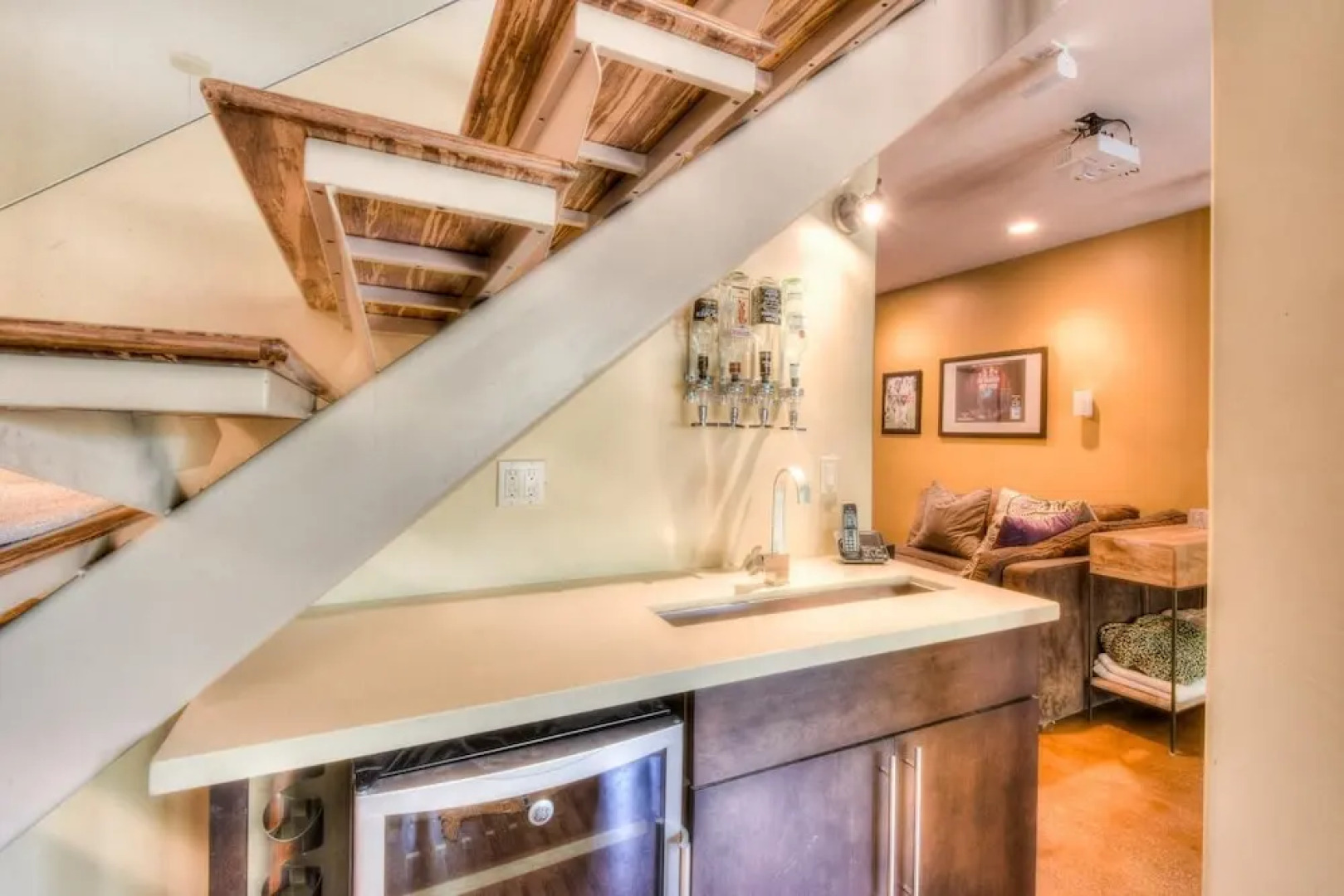 Shining Shire - Sauna, Steam Shower, Very Cool!