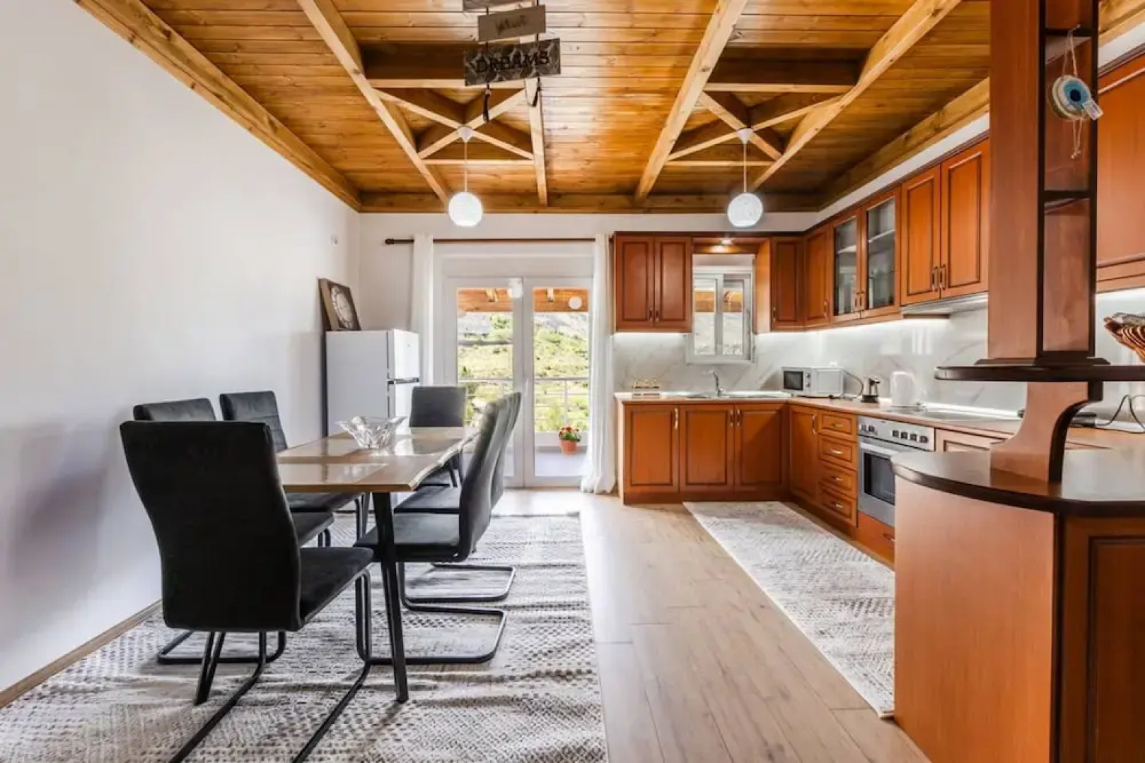 Hillside Apartment Gjirokast r