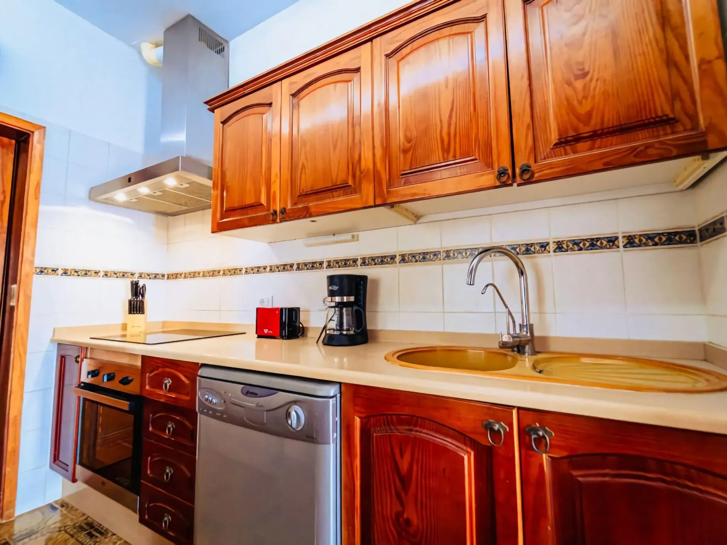 Enticing holiday home in Arico El Nuevo with outdoor pool