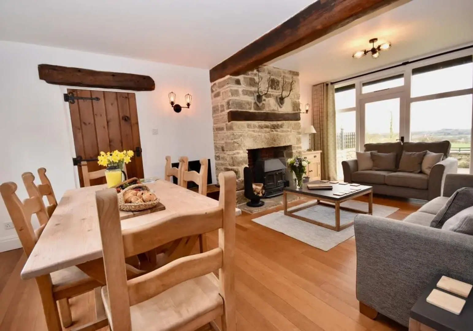 Tithe is a Stunning Barn Conversion Close to Ryde Sleeps 6